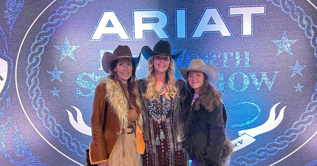 Western tack and fashion på Ariat show i texas