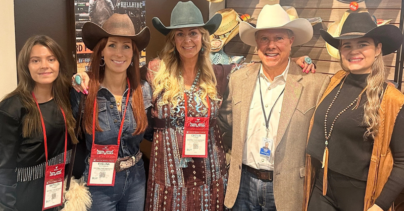 western tack and fashion träffar bullhide på mässa i texas