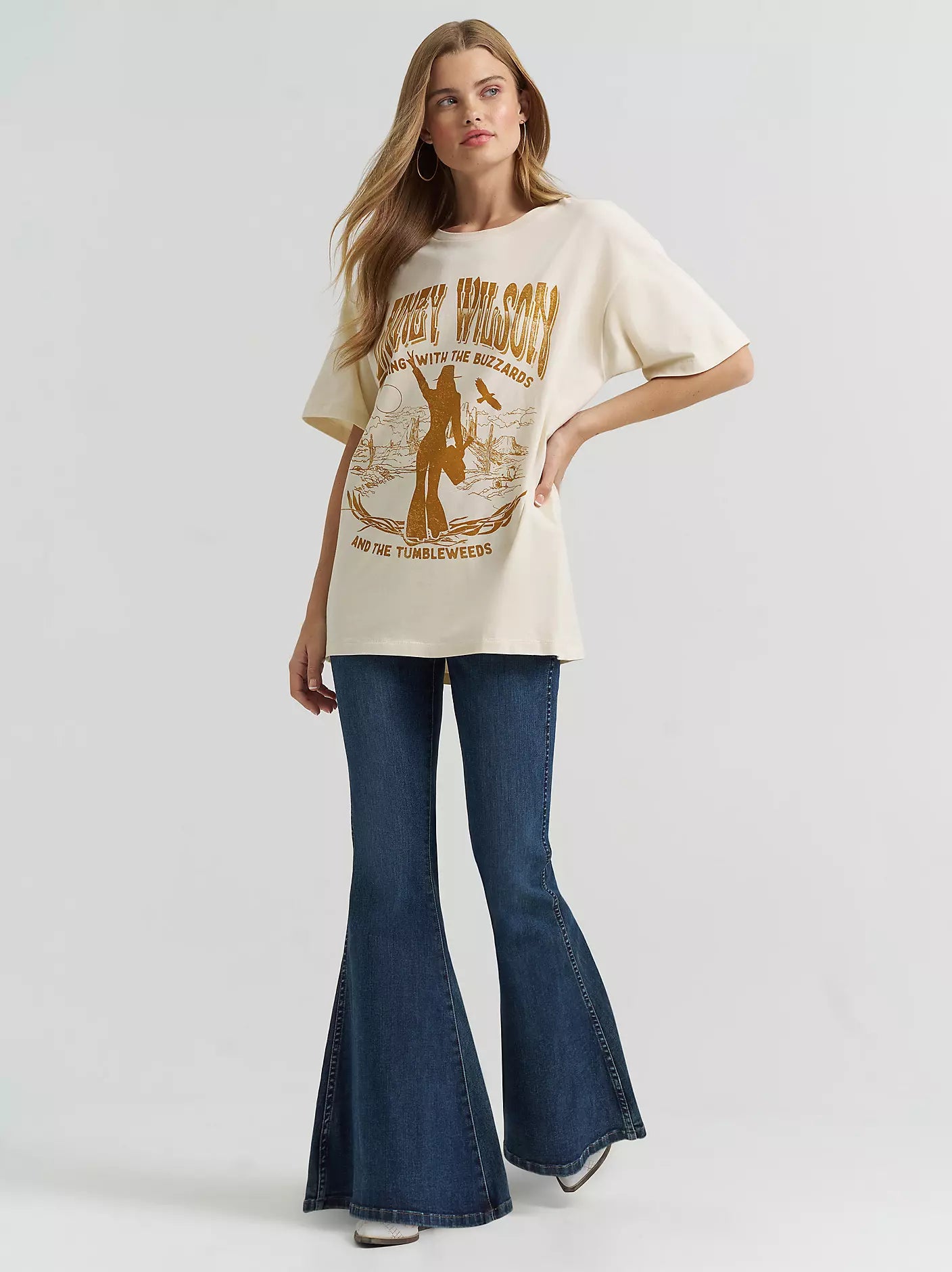 Lainey Wilson x Wrangler Buzzards Oversized Tee