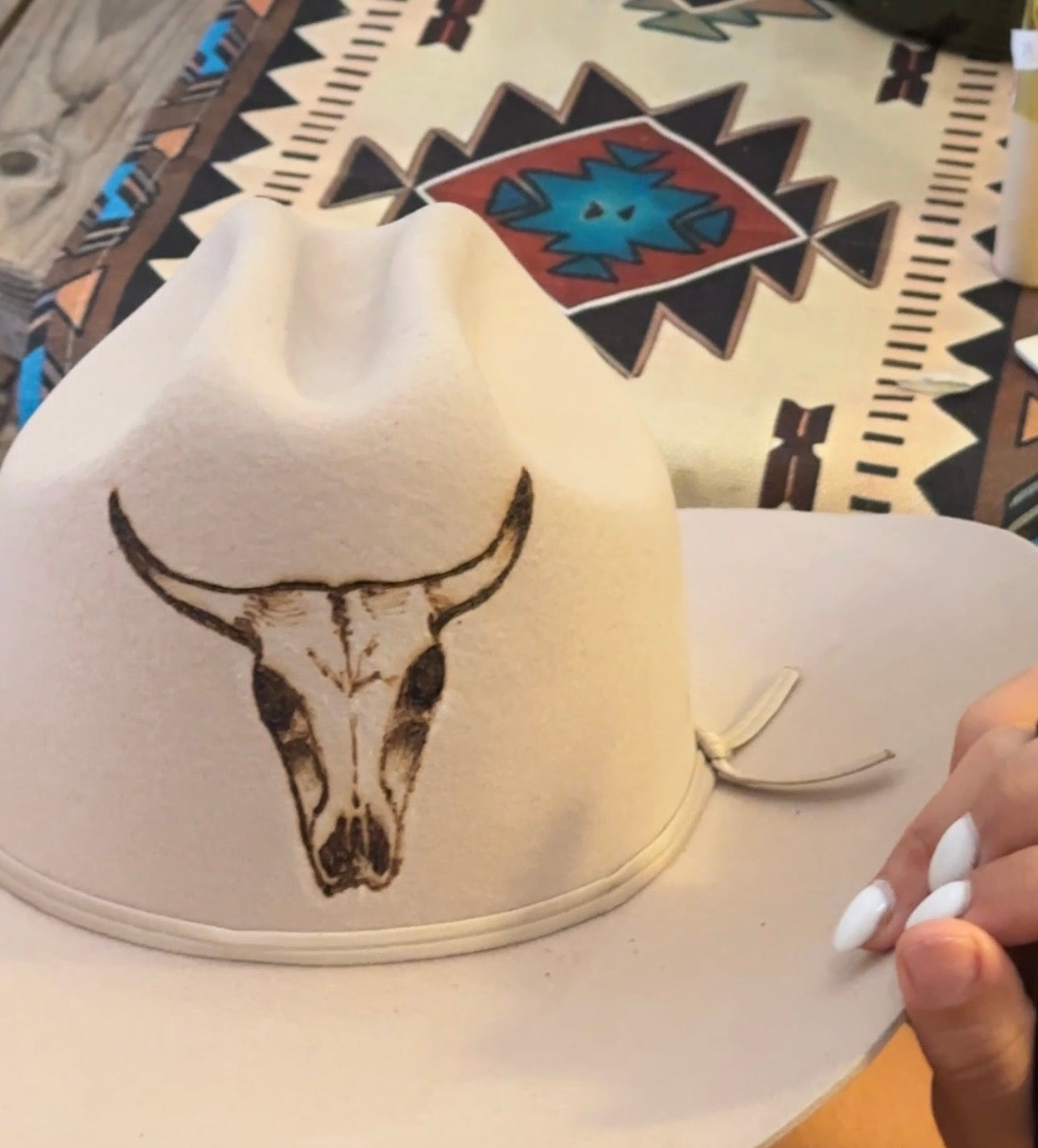 Brand Your Hat – Personlig hattdesign &amp; branding