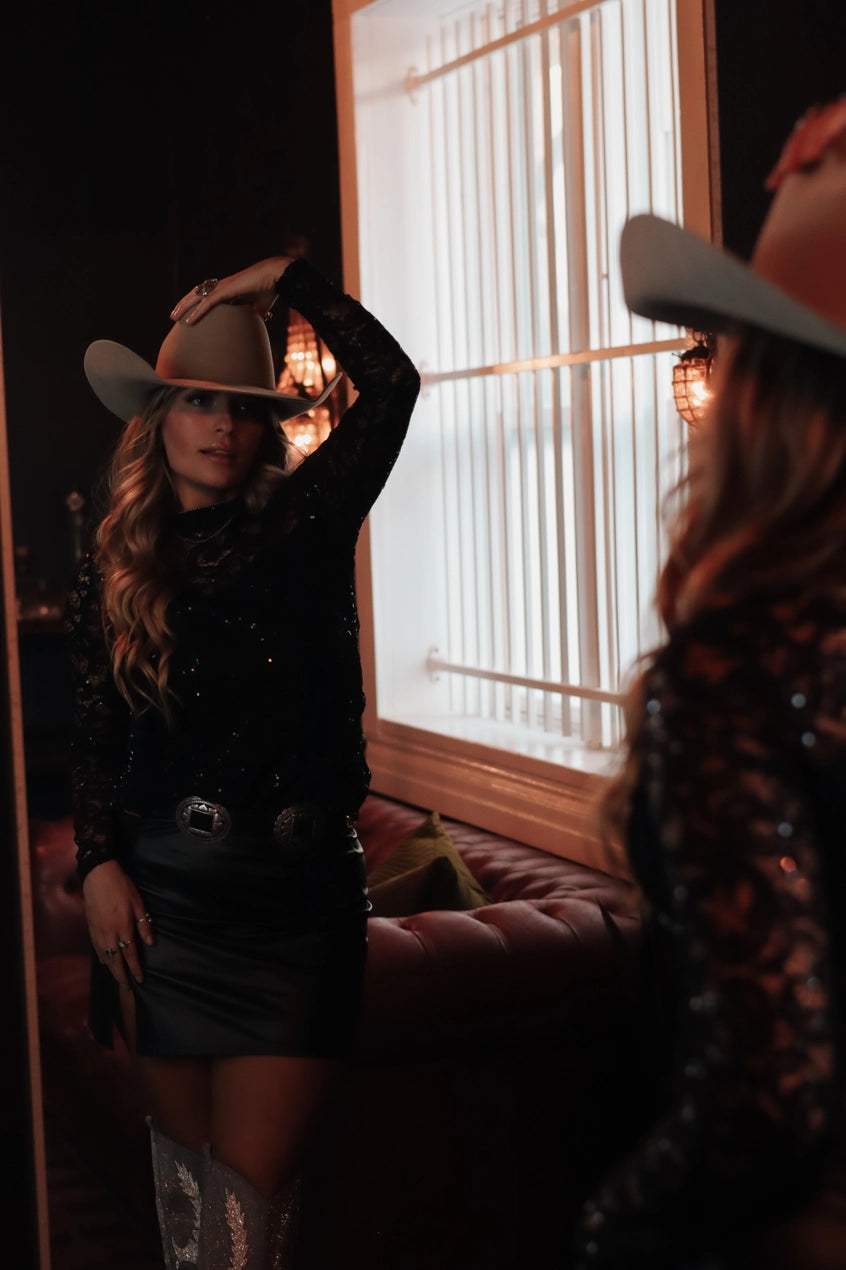 Spetstop "Reba" med paljetter och krage